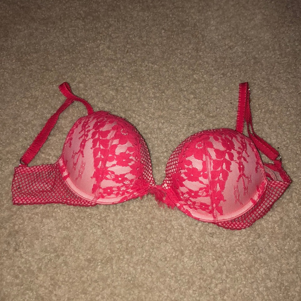 lacy pink victoria secret bra